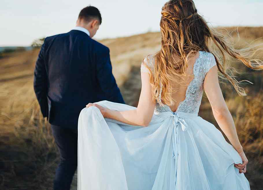 https://classicsouthernweddings.com/wp-content/uploads/2020/10/home_01_image_02.jpg