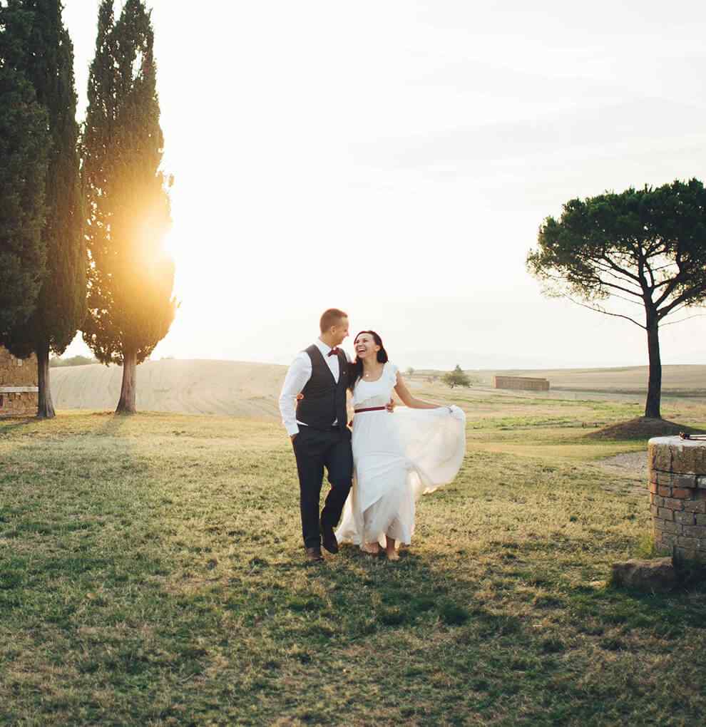 https://classicsouthernweddings.com/wp-content/uploads/2020/10/home_01_image_05.jpg