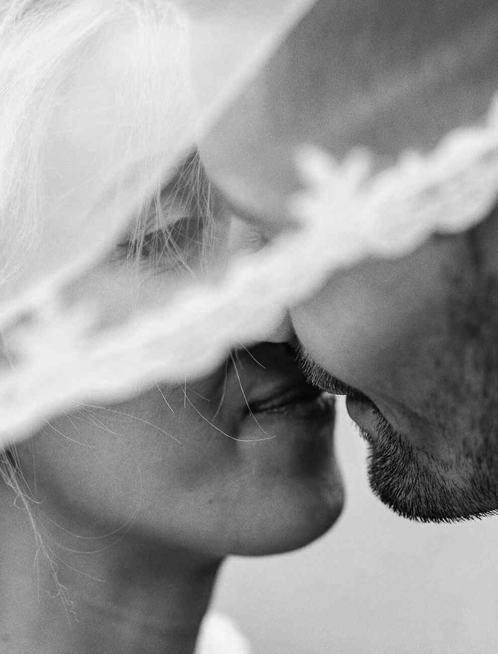 https://classicsouthernweddings.com/wp-content/uploads/2020/10/home_01_image_06.jpg